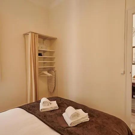 The Sunset Nest Apartament *